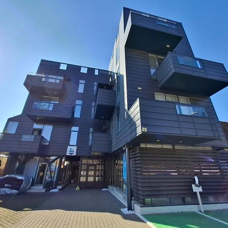 Apartments Steel Residence- Tesla Drive Experience 蒂米什瓦拉 外观 照片